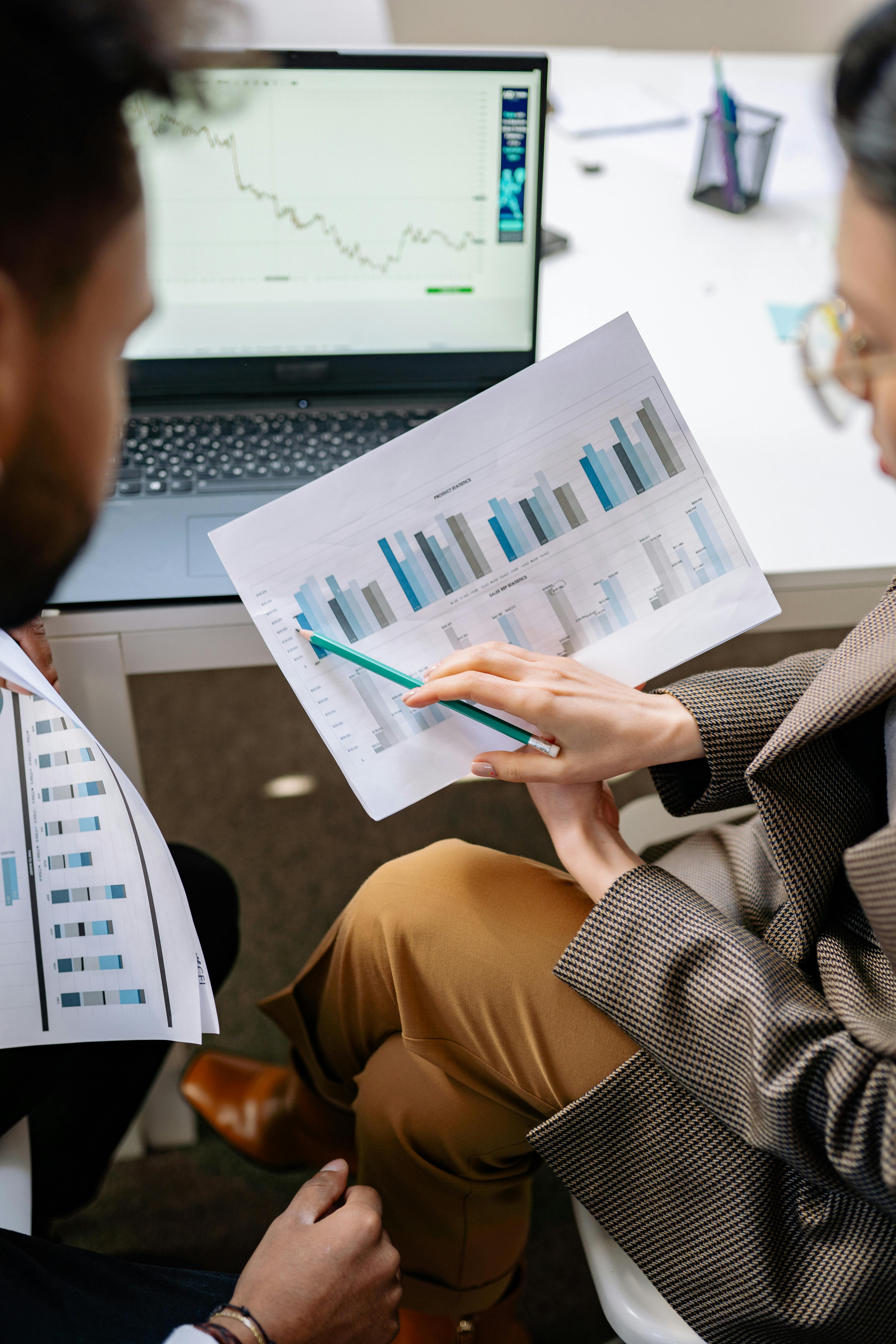 Business analytics and data visualization